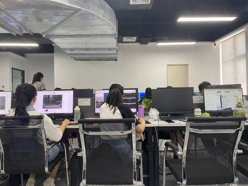 大模型狂歡背后的隱秘角落 富士康工人轉(zhuǎn)向AI標(biāo)注，青春喂養(yǎng)AI后的未來迷思
